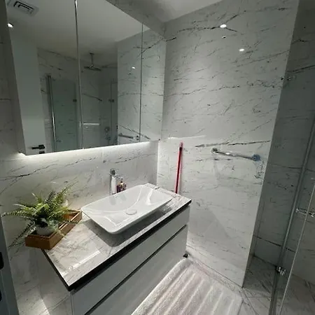 Lavish With 180 Ist View At 40f Gym Pool 89 Apartment