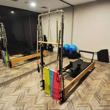 Apartment Lavish With 180 Ist View At 40f Gym Pool 89 *