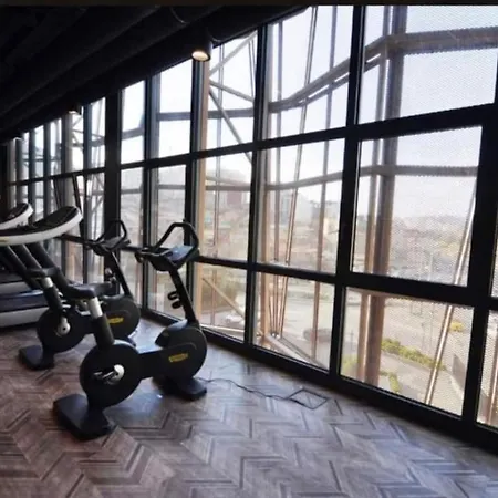 Lavish With 180 Ist View At 40f Gym Pool 89 伊斯坦布尔