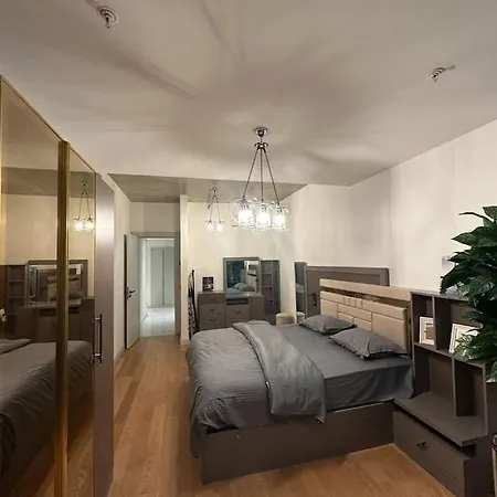 Lavish With 180 Ist View At 40f Gym Pool 89 Apartment *